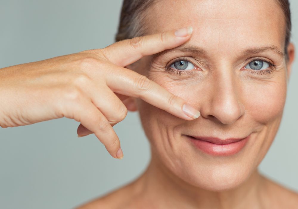 Qual o melhor creme para área dos olhos Veja 5 opções incríveis!